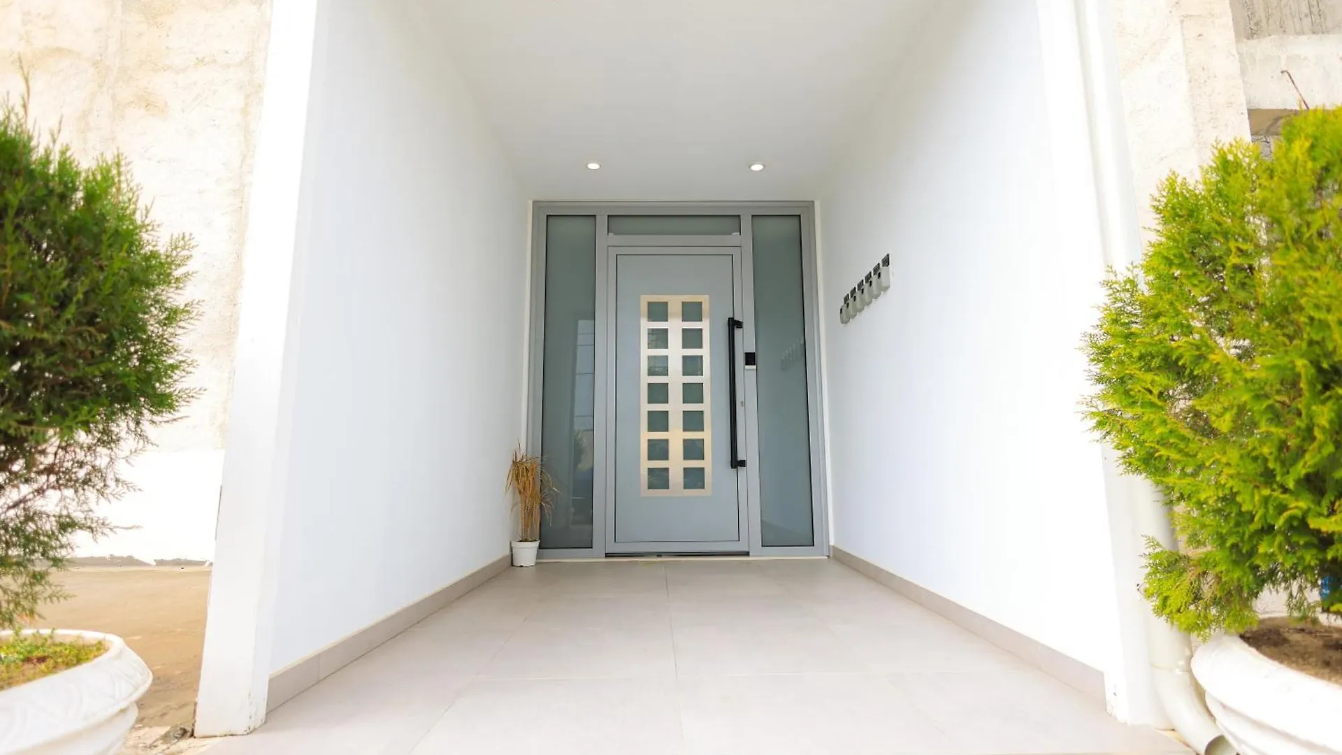 Beach Guesthouse Durres 0*,